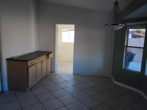 331 E Leah Ln, Gilbert, AZ 85234 photo 4