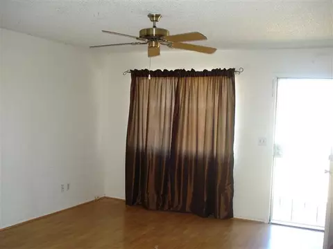 1015 W Hackamore St, Mesa, AZ 85201 photo 3