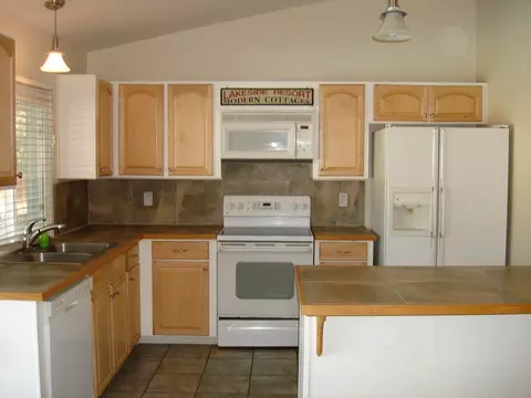 937 N Birch St, Gilbert, AZ 85233 photo 3