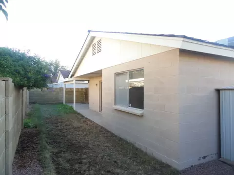402 E Hartford Ave, Phoenix, AZ 85022 photo 9