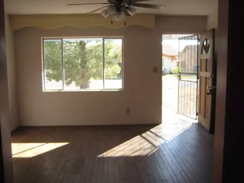 4208 W Echo Ln, Phoenix, AZ 85051 photo 2