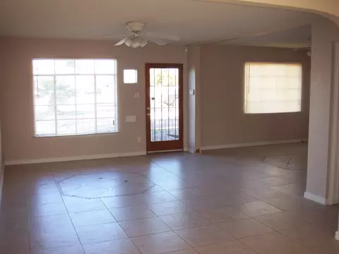 2027 E Oak St, Phoenix, AZ 85006 photo 2