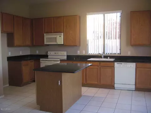 753 E Irma Ln, Phoenix, AZ 85024 photo 2