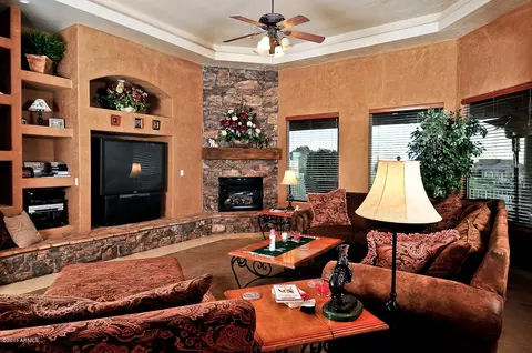 8853 E Palm Ln, Mesa, AZ 85207 photo 6