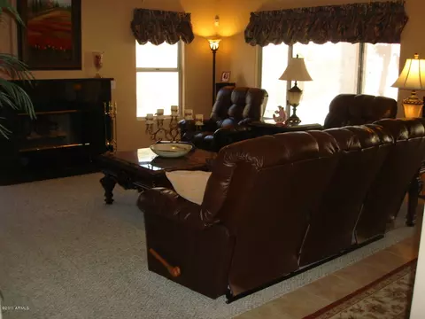 4414 E Desert Willow Rd, Phoenix, AZ 85044 photo 4
