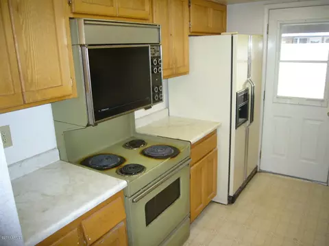 222 E Vaughn Dr, Tempe, AZ 85283 photo 4