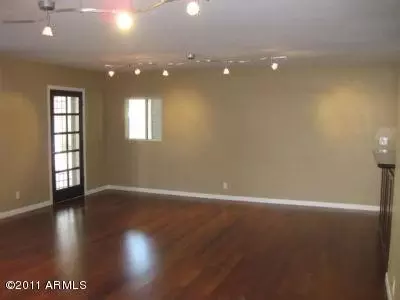 3846 E Glenrosa Ave, Phoenix, AZ 85018 photo 3