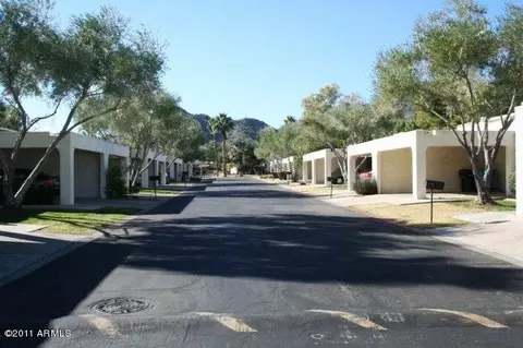937 E Cochise Dr, Phoenix, AZ 85020 photo 2