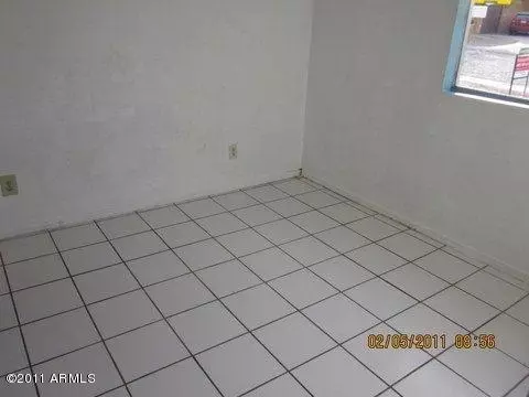 7728 W Weldon Ave, Phoenix, AZ 85033 photo 2
