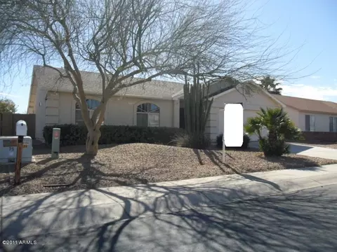 2083 E Stottler Ct, Gilbert, AZ 85296 photo 3