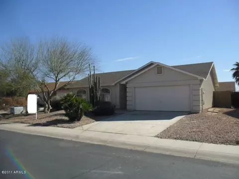 2083 E Stottler Ct, Gilbert, AZ 85296 photo 2