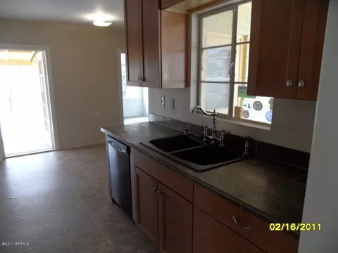 2037 Earll Dr, Phoenix, AZ 85016 photo 9