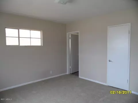 2037 Earll Dr, Phoenix, AZ 85016 photo 4