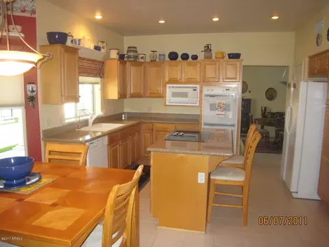 2858 E Fox St, Mesa, AZ 85213 photo 3