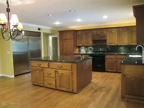 815 E Circle Rd, Phoenix, AZ 85020 photo 8