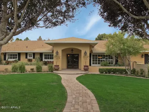 815 E Circle Rd, Phoenix, AZ 85020 photo 2