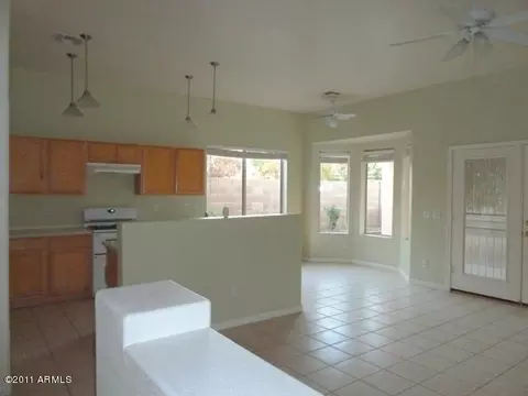 91 E Smoke Tree Rd, Gilbert, AZ 85296 photo 3