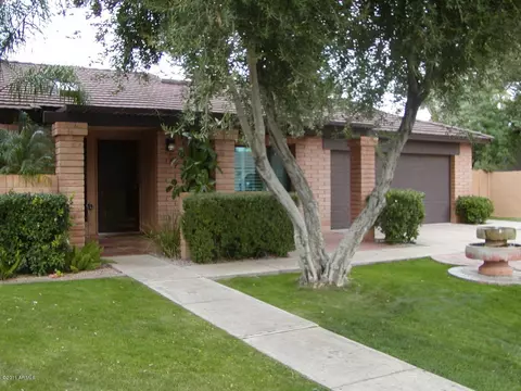 2258 E Becker Ln, Phoenix, AZ 85028 photo 1