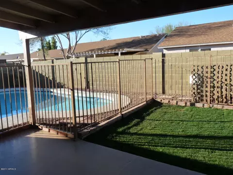 2092 E Stottler Ct, Gilbert, AZ 85296 photo 3