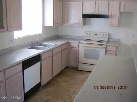 3413 N 68th Dr, Phoenix, AZ 85033 photo 4
