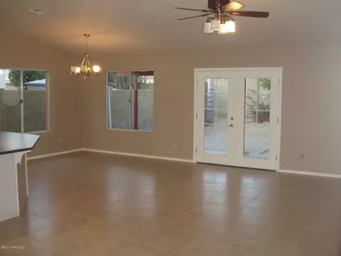 2938 E Blackhawk Dr, Phoenix, AZ 85050 photo 3
