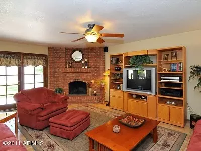 1854 E Caroline Ln, Tempe, AZ 85284 photo 3