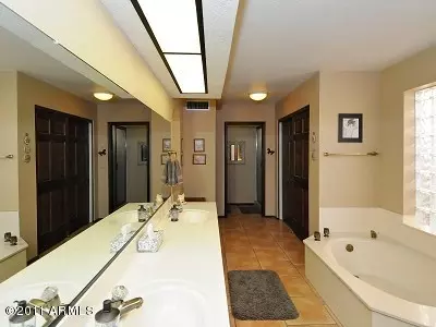 1854 E Caroline Ln, Tempe, AZ 85284 photo 7
