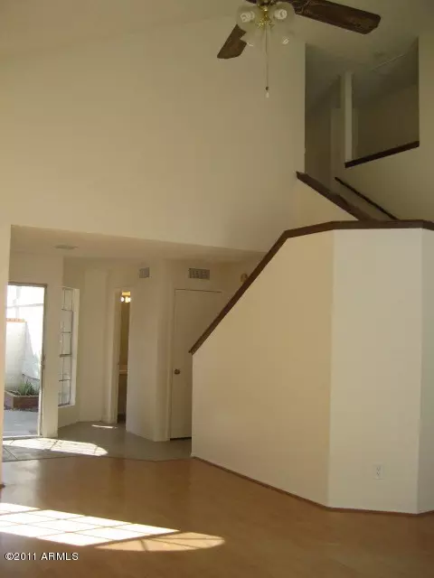 448 E Kerry Ln, Phoenix, AZ 85024 photo 2