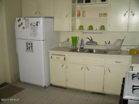 2812 W Echo Ln, Phoenix, AZ 85051 photo 9