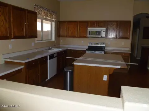64 E Smoke Tree Rd, Gilbert, AZ 85296 photo 3