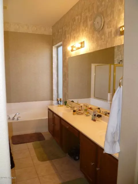 64 E Smoke Tree Rd, Gilbert, AZ 85296 photo 11