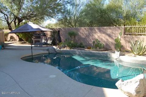 5214 E Herrera Dr, Phoenix, AZ 85054 photo 2