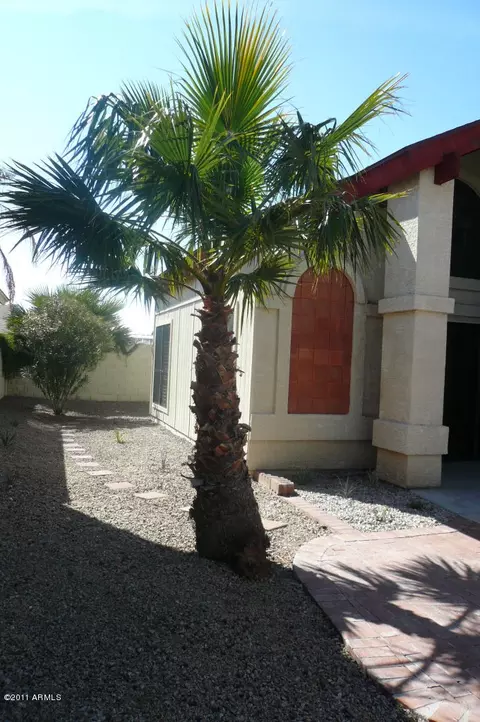 505 E Wescott Dr, Phoenix, AZ 85024 photo 2