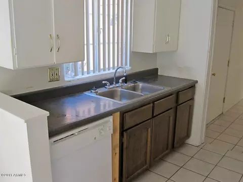1232 E Winter Dr, Phoenix, AZ 85020 photo 5