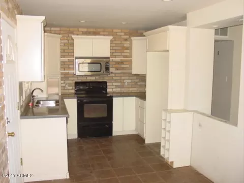 4502 N 39th Pl, Phoenix, AZ 85018 photo 2