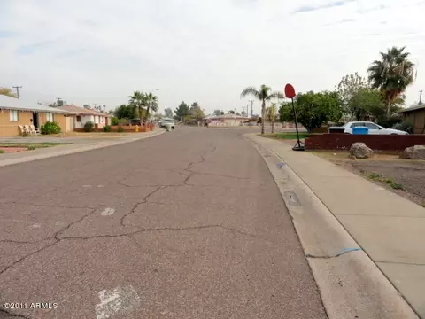 6413 W Mitchell Dr, Phoenix, AZ 85033 photo 22