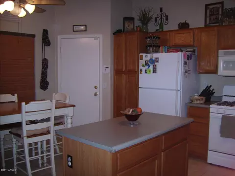 6728 E Melrose St, Mesa, AZ 85215 photo 4