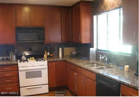 3825 E Clarendon Ave, Phoenix, AZ 85018 photo 4