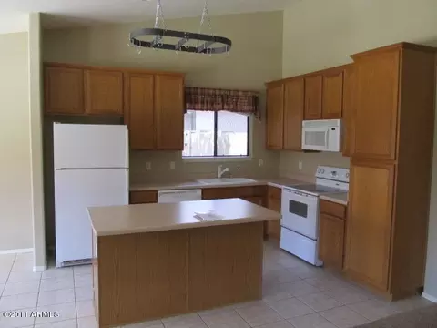 813 Encinas Ave, Gilbert, AZ 85234 photo 4