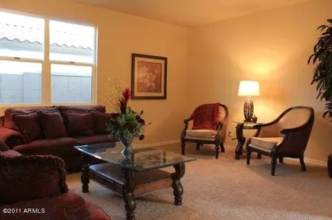609 E Pearce Rd, Phoenix, AZ 85042 photo 4