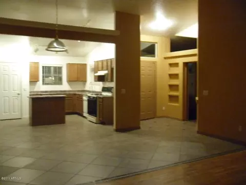 1310 E Branham Ln, Phoenix, AZ 85042 photo 6
