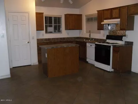 1310 E Branham Ln, Phoenix, AZ 85042 photo 16