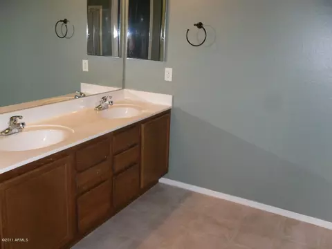 1310 E Branham Ln, Phoenix, AZ 85042 photo 13