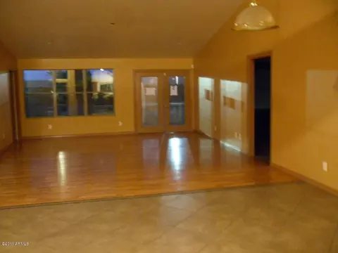 1310 E Branham Ln, Phoenix, AZ 85042 photo 5