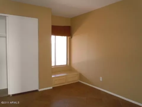 735 E Michelle Dr, Phoenix, AZ 85022 photo 8