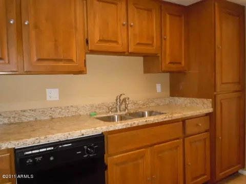 735 E Michelle Dr, Phoenix, AZ 85022 photo 6
