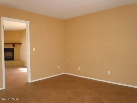 735 E Michelle Dr, Phoenix, AZ 85022 photo 11