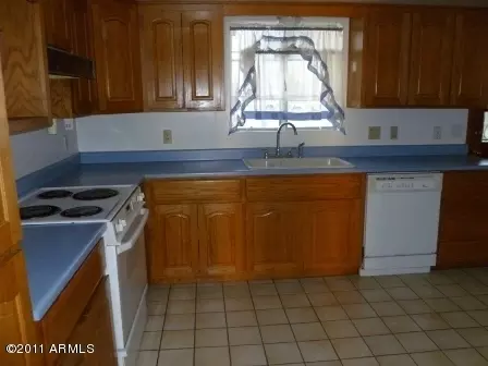 517 N Pecan St, Mesa, AZ 85201 photo 5