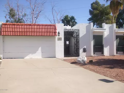 640 E Calavar Rd, Phoenix, AZ 85022 photo 1
