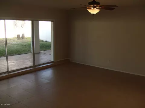 640 E Calavar Rd, Phoenix, AZ 85022 photo 4